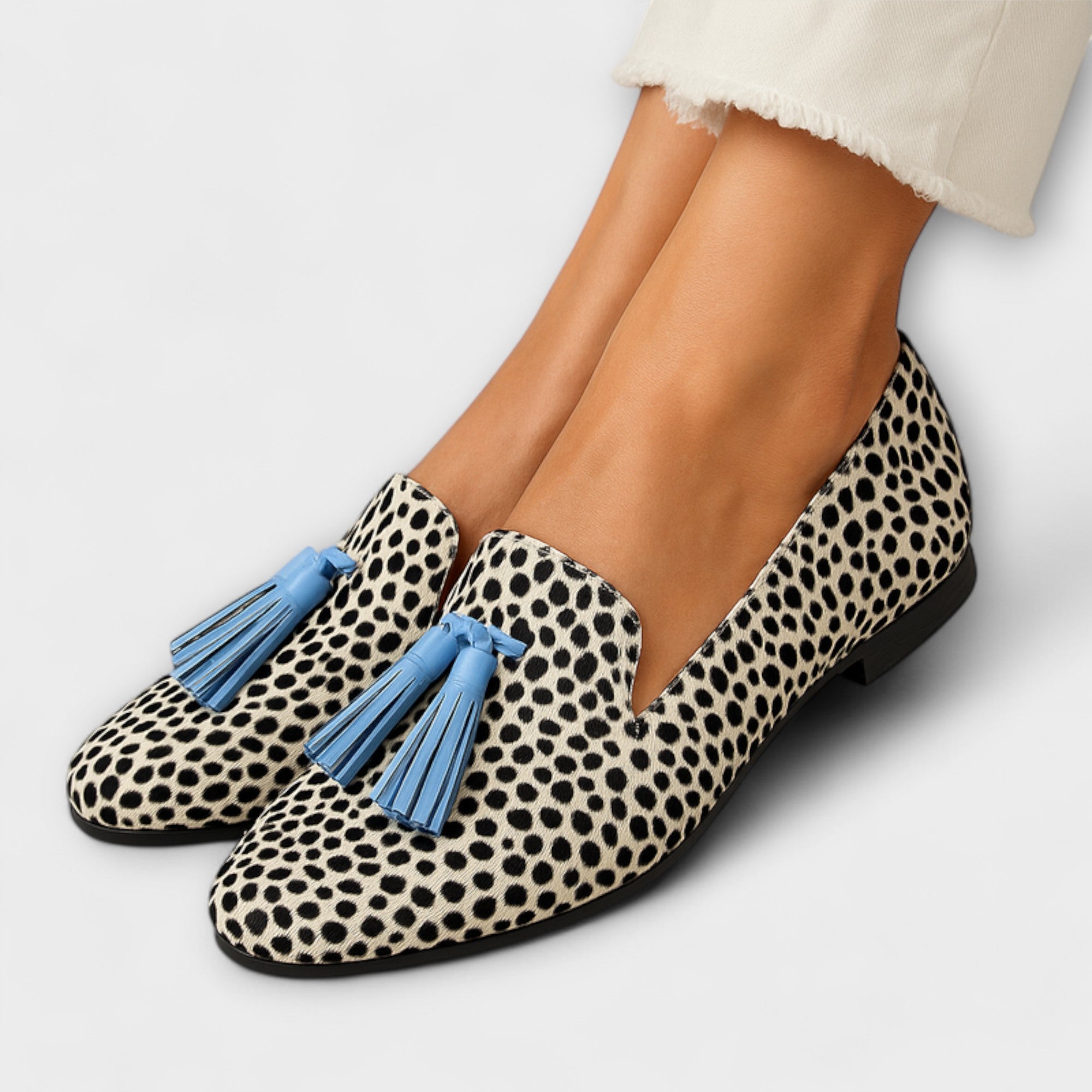 Mira - Loaferit tupsuilla